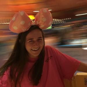 Meet your Posher, Claire